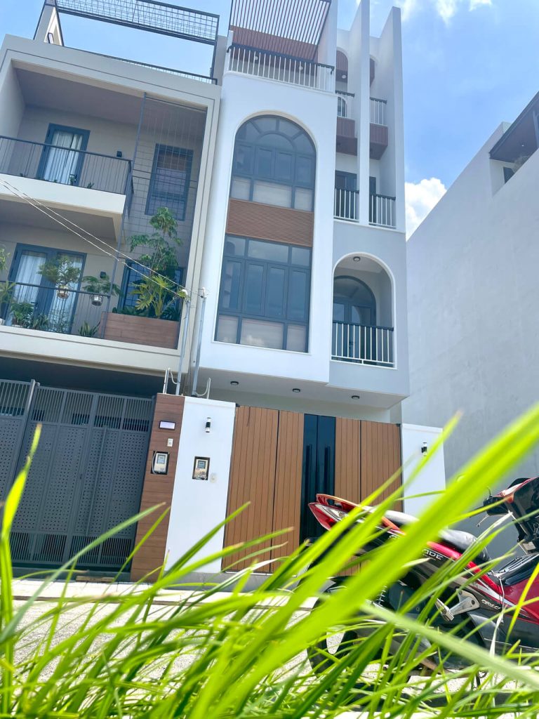 Nhà 4 tầng đẹp tại Phú Hữu, Quận 9