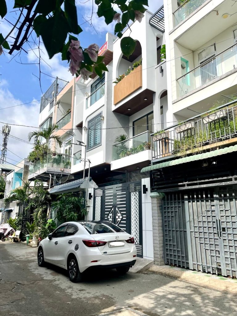 Nhà Phố Quận 9 hẻm oto thông giá 5.4 tỷ