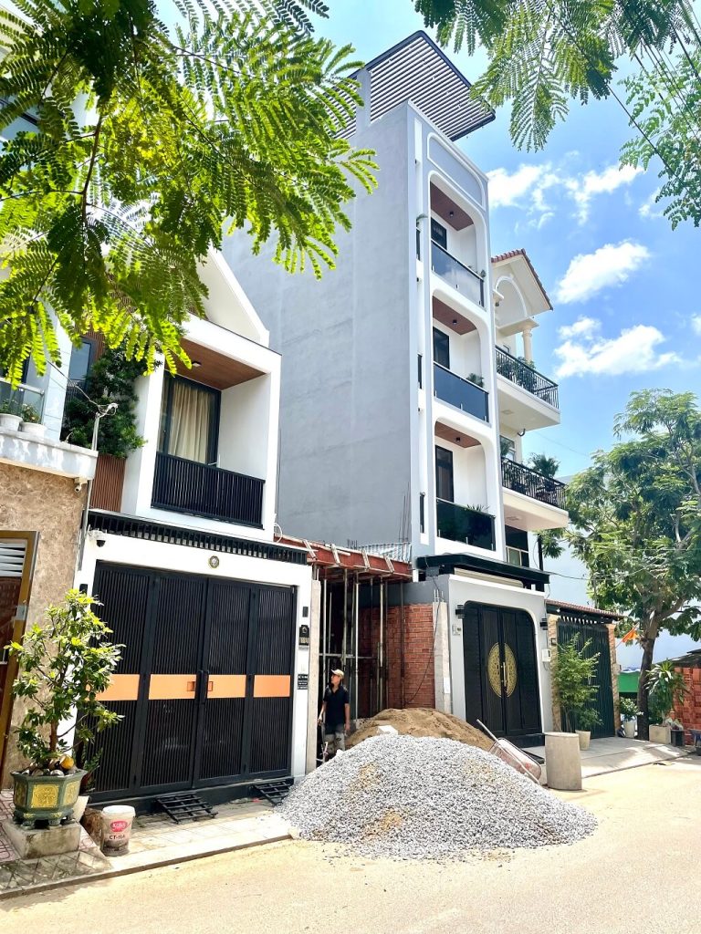 Nhà xây mới 5 tầng, full nội thất, Long Trường, Quận 9