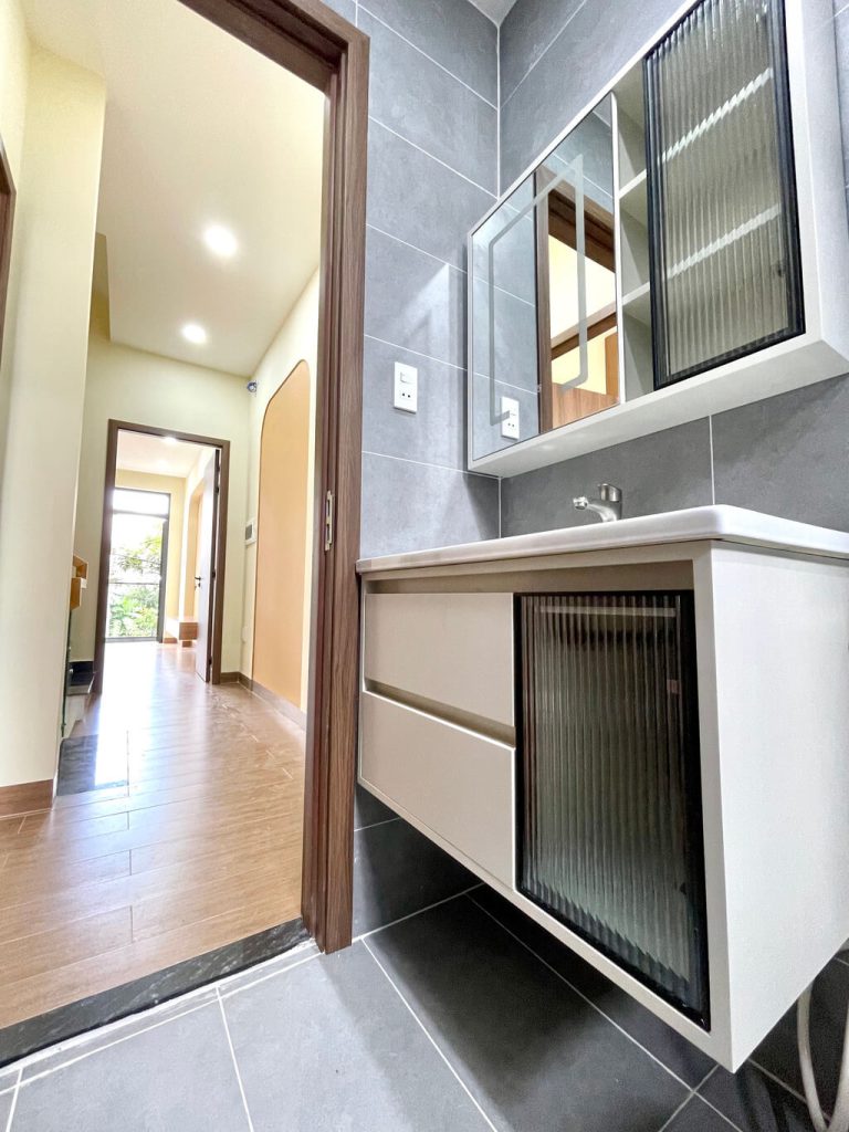 Căn nhà có tổng cộng 3wc có vị trí rất hợp lý