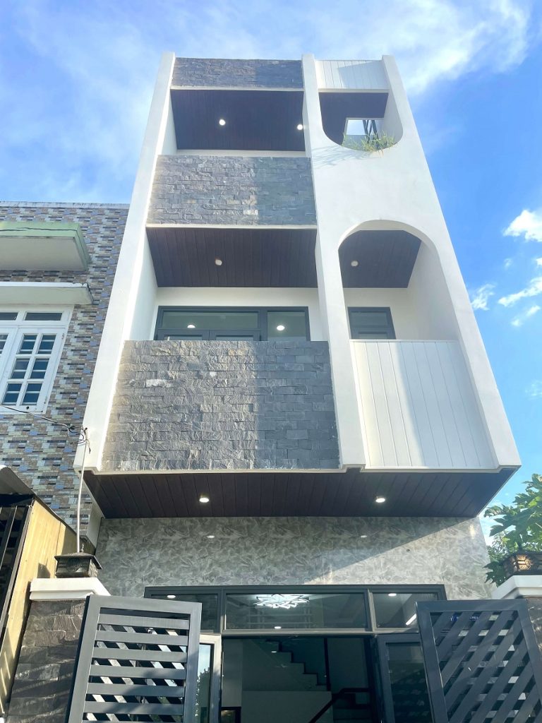 Nhà phố Quận 9 giá 4.99 tỷ, gần Vinhomes Quận 9 hoàn công chuẩn 3 tầng