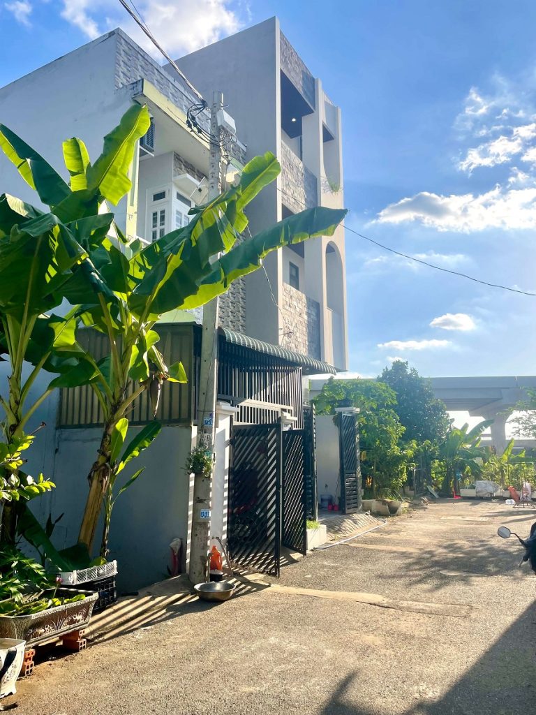 Hẻm nhà phố Quận 9 gần Vinhomes Grand Park