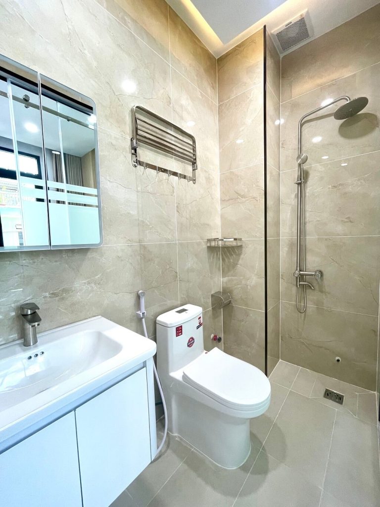 Nhà có tổng cộng 6WC rất thuận tiện cho việc sinh hoạt