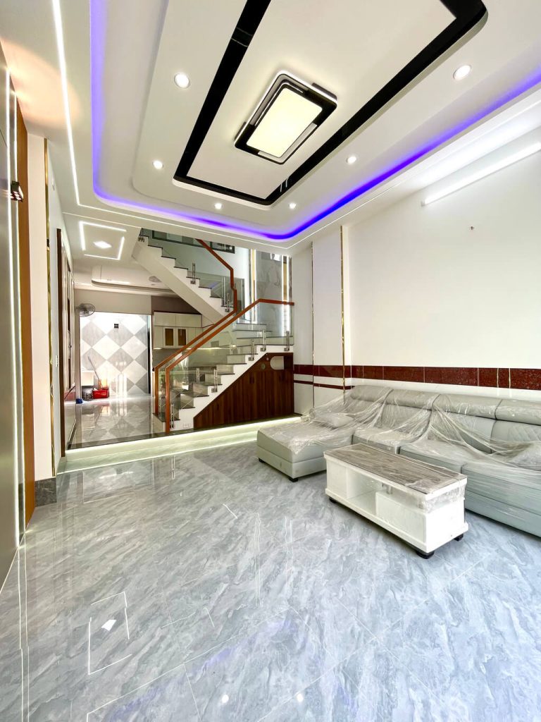 Phòng khách nhà đường Lã Xuân Oai, Quận 9